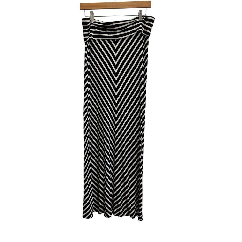 Chaus Women M B/W Chevron Pattern Skirt Career Business Casual